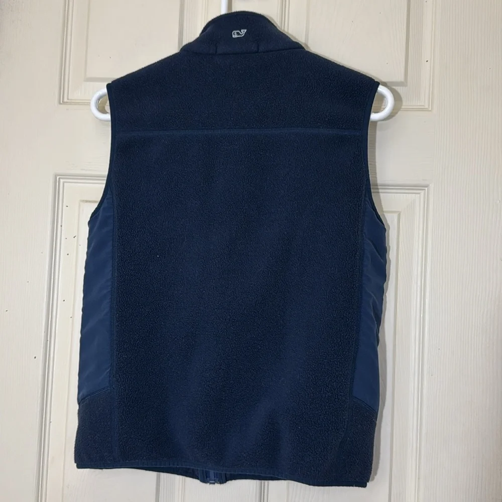 Vineyard Vines excellent side